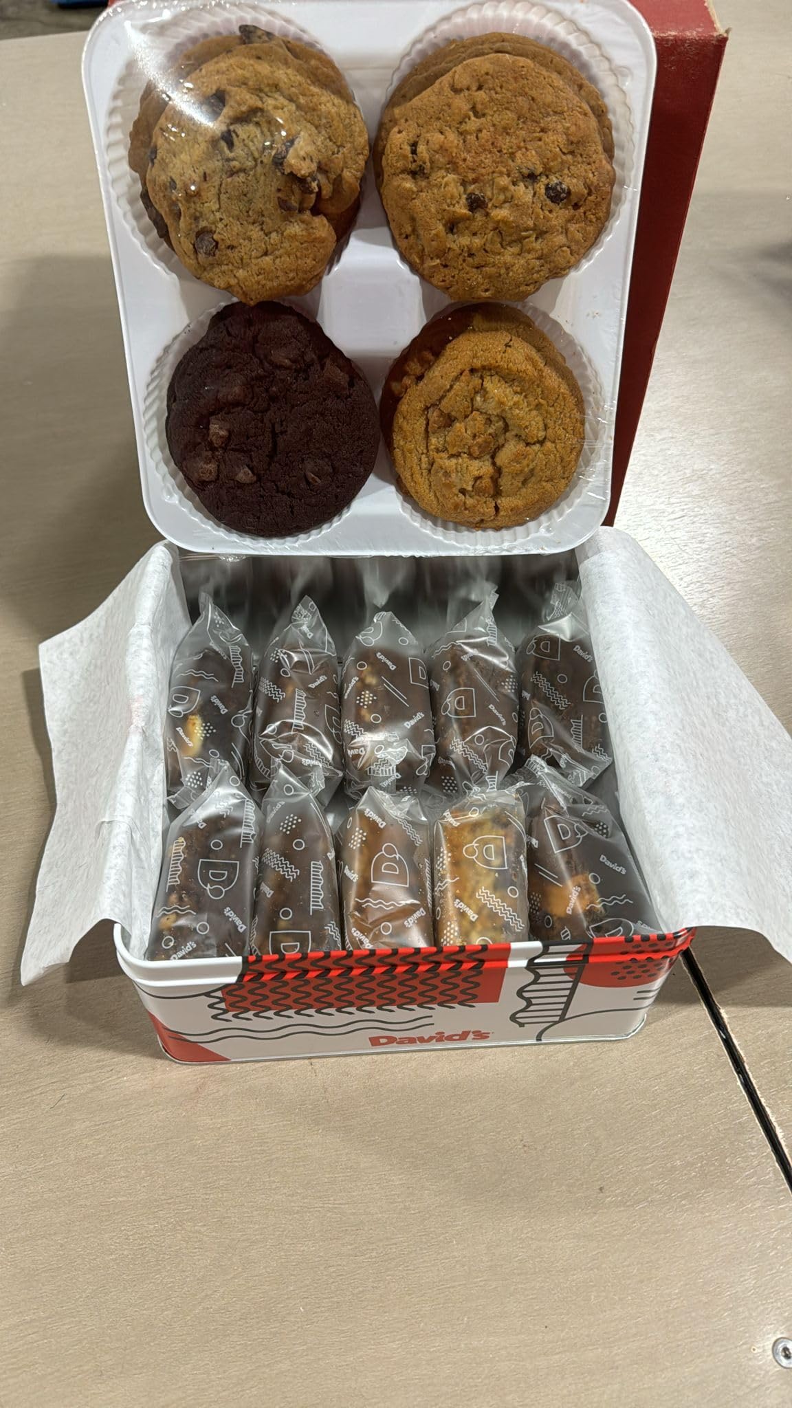 David’s Cookies Brownies Gift Basket